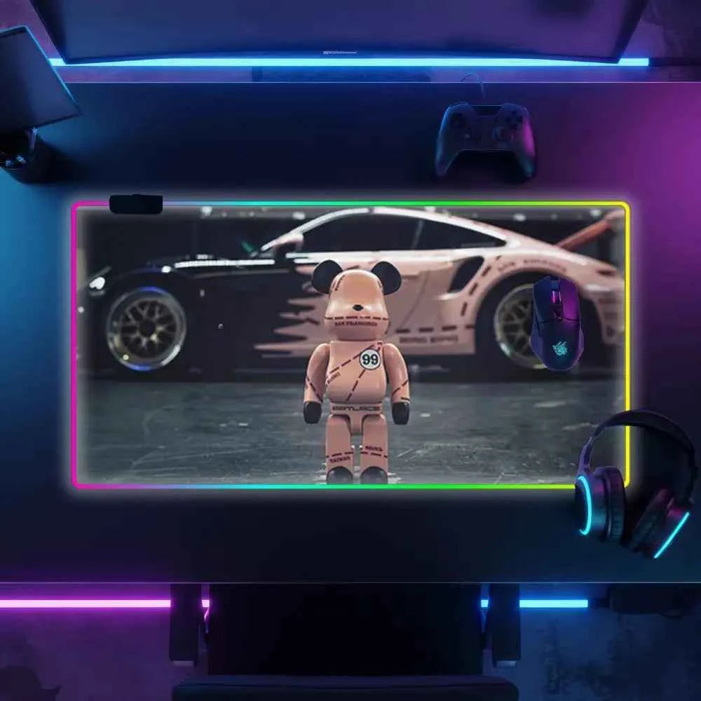 Tapis de souris lumineux bearbrick devant gt3 rs