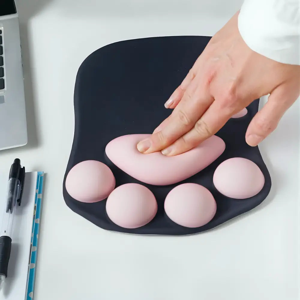 tapis de souris rose et noir patte de chat 