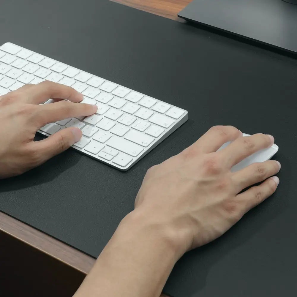 tapis de souris noir xxl en cuir